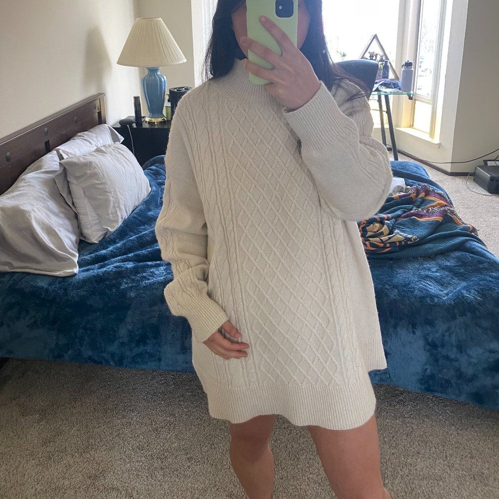 Oversize knit sweater